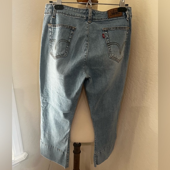 515 levi capris size 8 like new - Picture 3 of 4